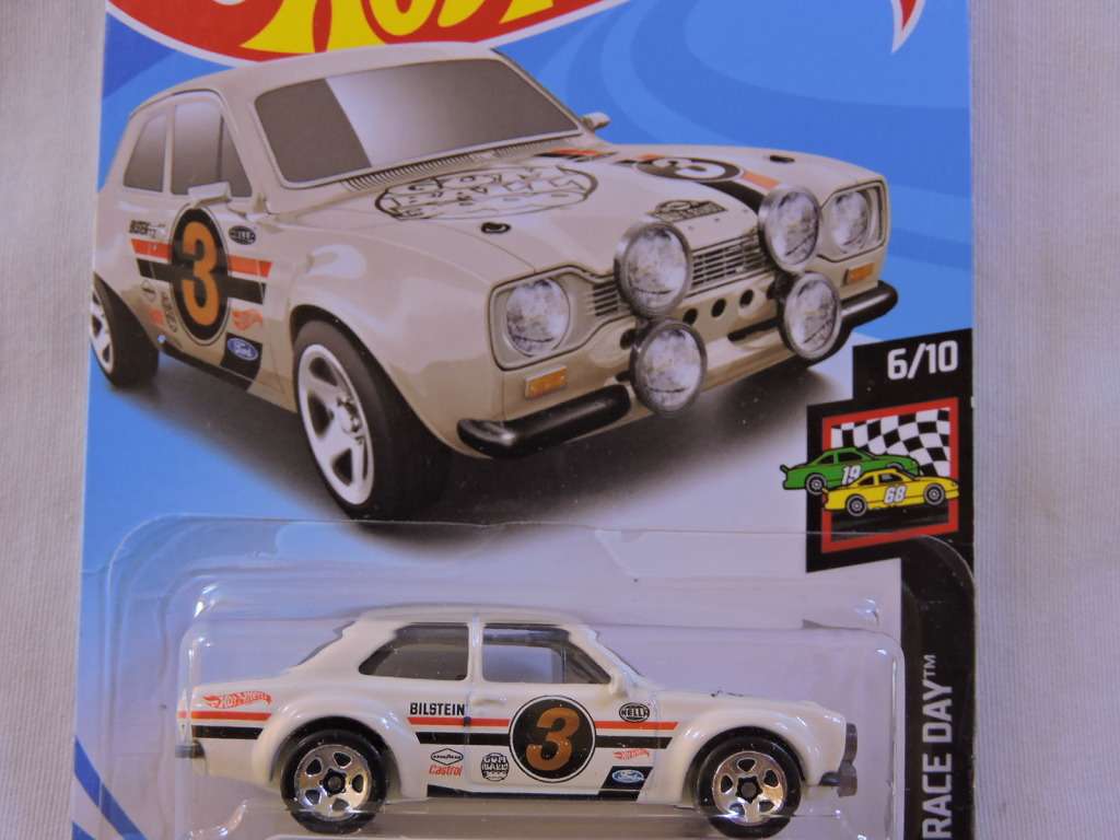 Hot Wheels  FORD Escort RS 1600 ( Gum Ball #3 )  Long Card