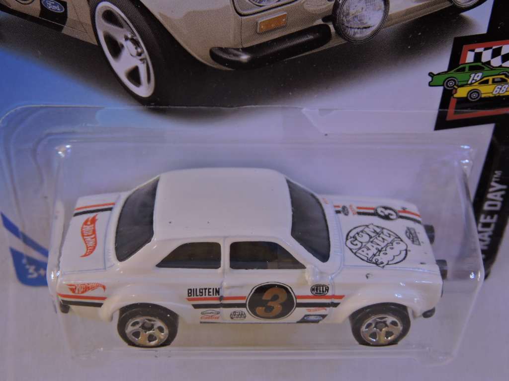 Hot Wheels  FORD Escort RS 1600 ( Gum Ball #3 )  Long Card
