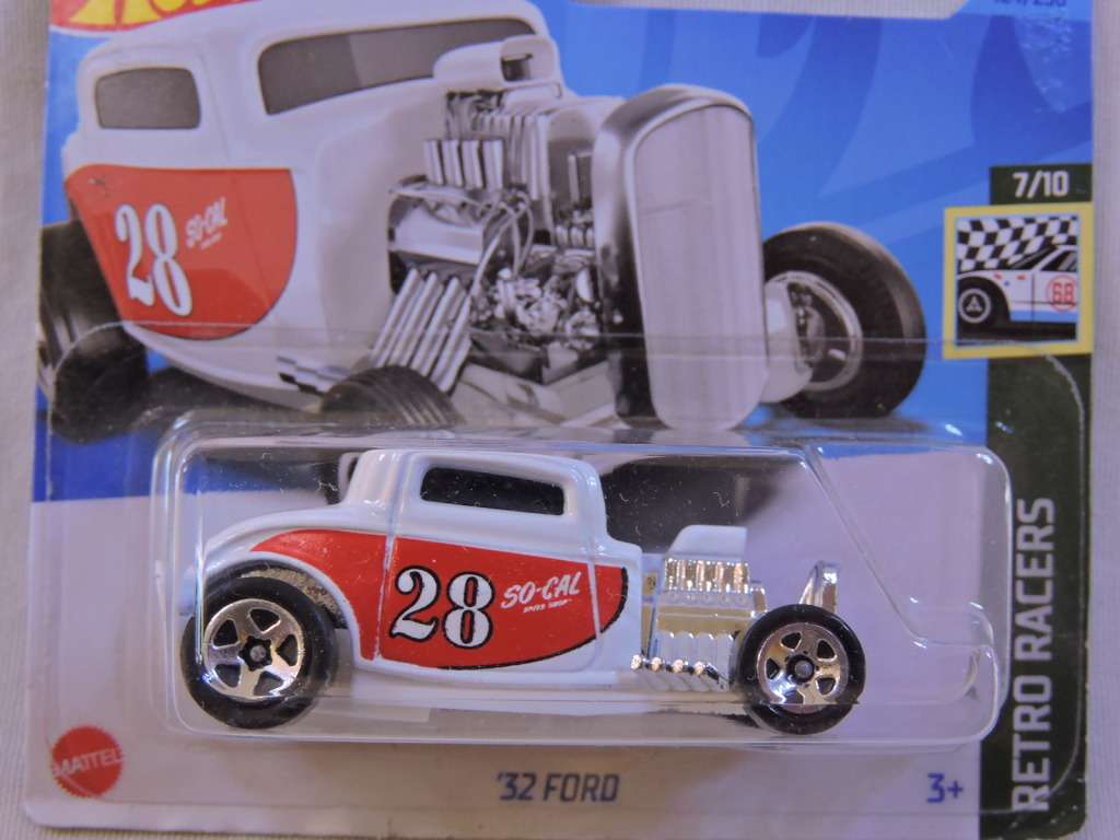 Hot Wheels 32 FORD ( White #28 ) Hot Rod retro Racers