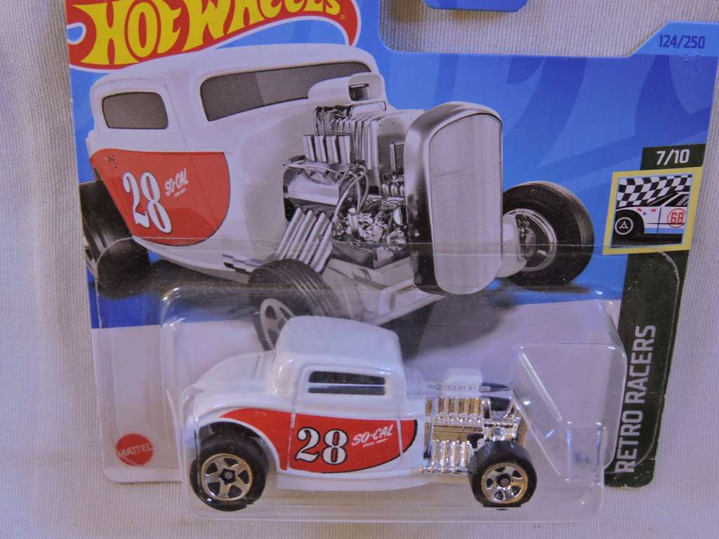 Hot Wheels 32 FORD ( White #28 ) Hot Rod retro Racers