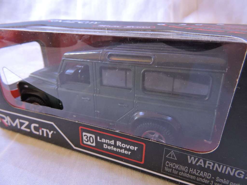 Land Rover Defender  Mint in Box   ( Bottle Green )