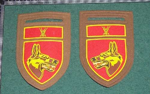 SADF DOG CENTRE  MATCHING TUPPERWARE SET