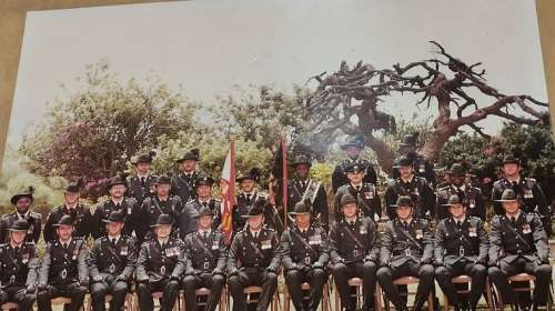 1st THE RHODESIAN AFRICAN RIFLES OFFICERS MESS 1981 GROUP PHOTO