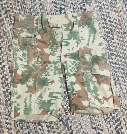 FIRST PATTERN SAP CAMO SHORT PANTS