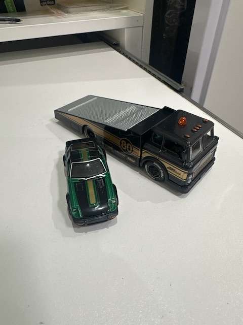 Maisto Elite Transporter