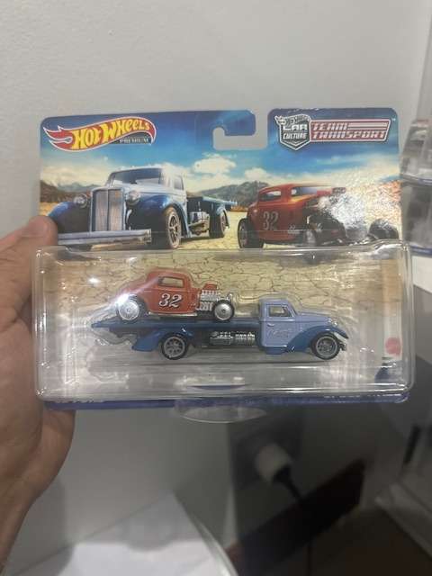 Hotwheels Team Transport #32