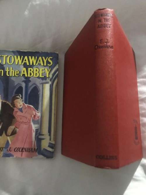Stowaways in the Abbey - Elsie J.Oxenham