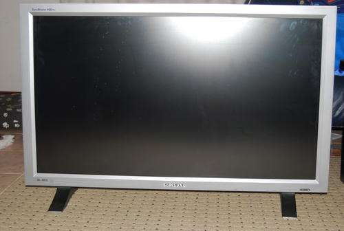 SAMSUNG Syncmaster 40 Inch LCD Monitor