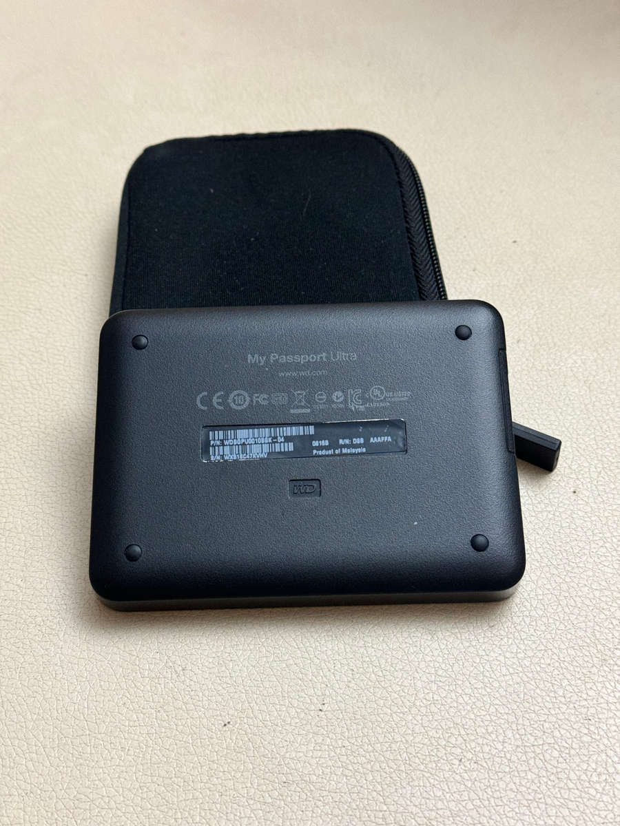 WD - My Passport Ultra 1TB External USB 3.0/2.0 Portable Hard Drive - Classic Black