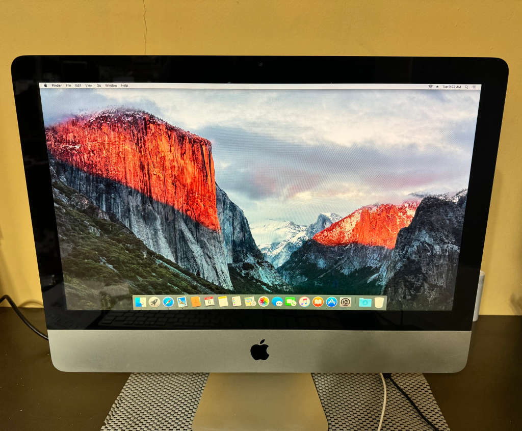 iMac (21.5-inch, Late 2009) 3.06GHz Intel Core 2 Duo processor - 2GB Ram & 500GB SATA Disk