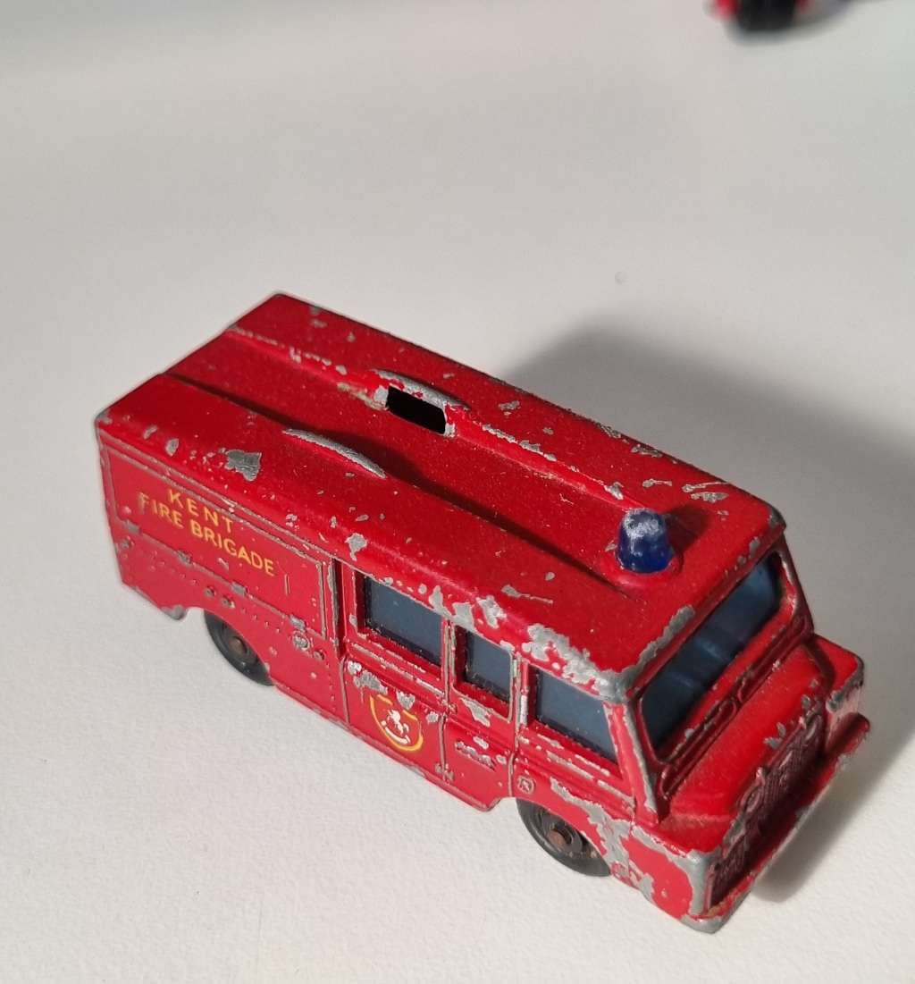 Matchbox Lesney 57C LAND ROVER FIRE ENGINE