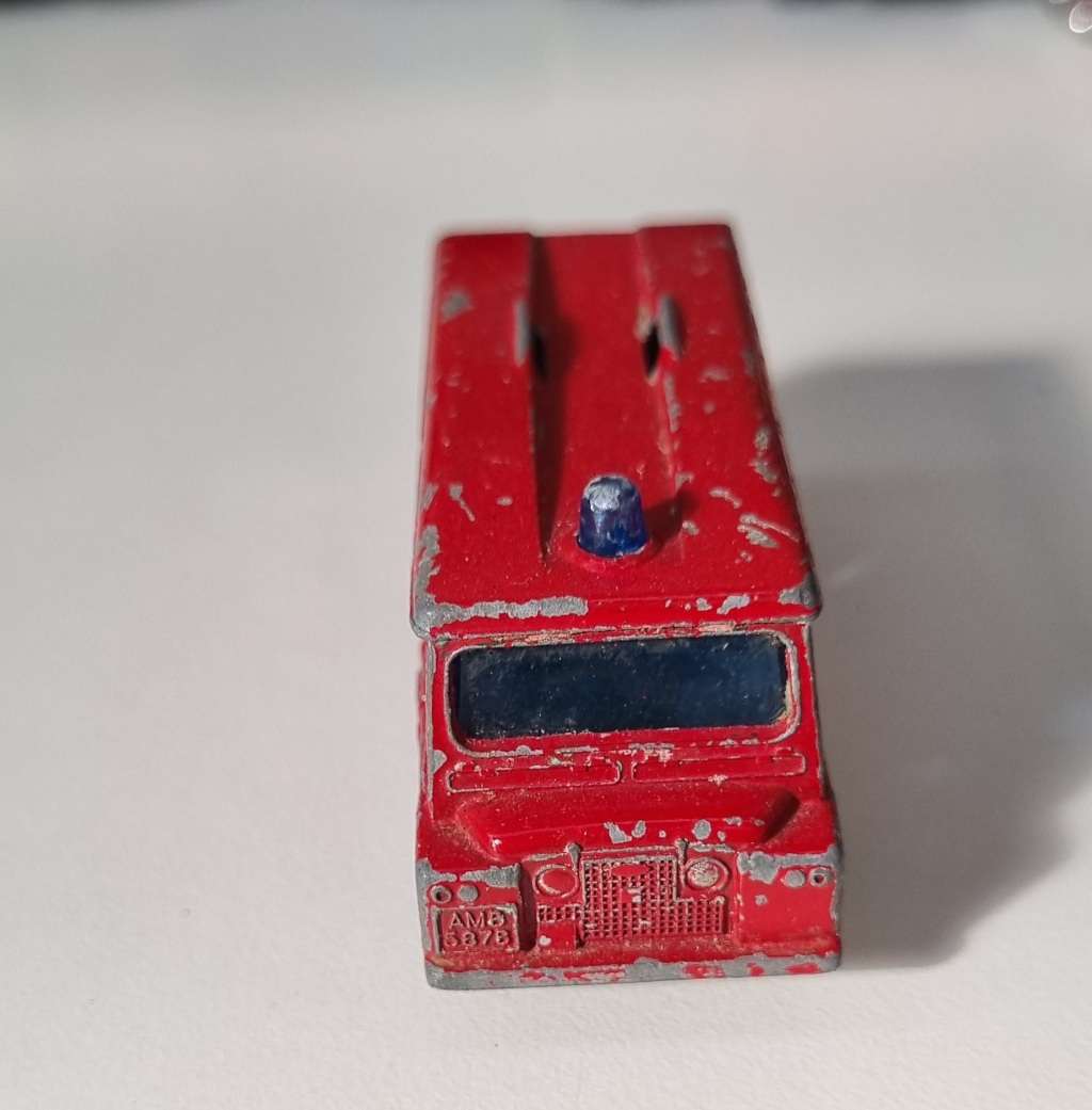Matchbox Lesney 57C LAND ROVER FIRE ENGINE