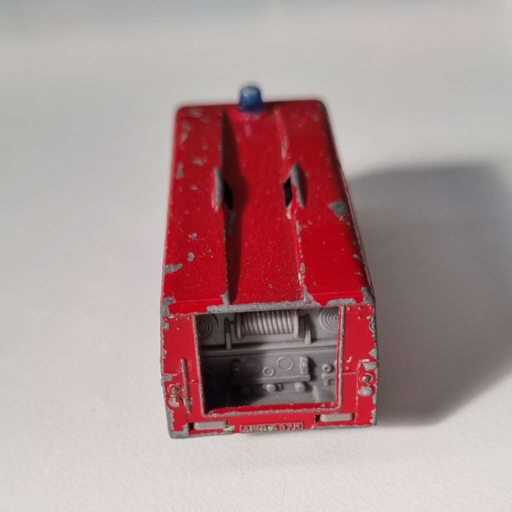 Matchbox Lesney 57C LAND ROVER FIRE ENGINE