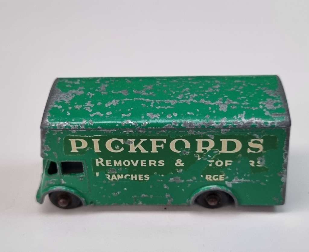 Matchbox Lesney 46B PICKFORD REMOVAL VAN