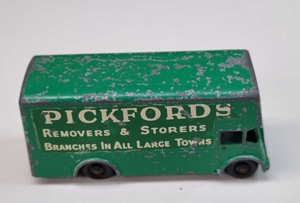Matchbox Lesney 46B PICKFORD REMOVAL VAN