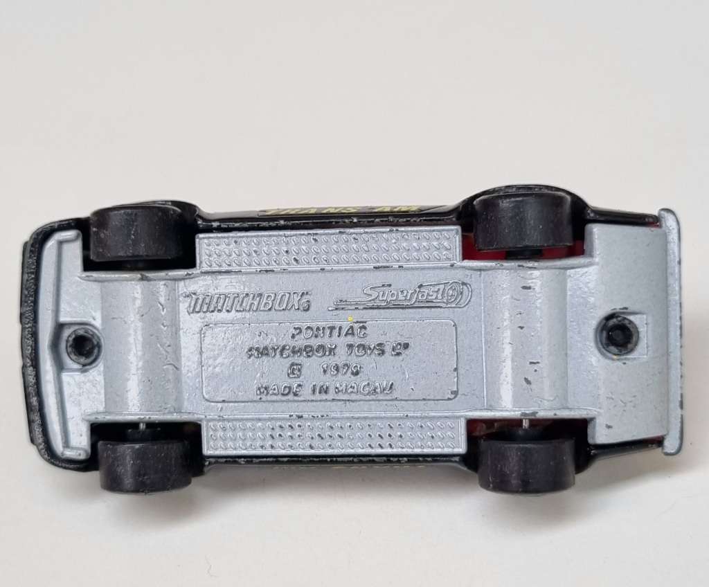 Matchbox 16G PONTIAC T ROOF