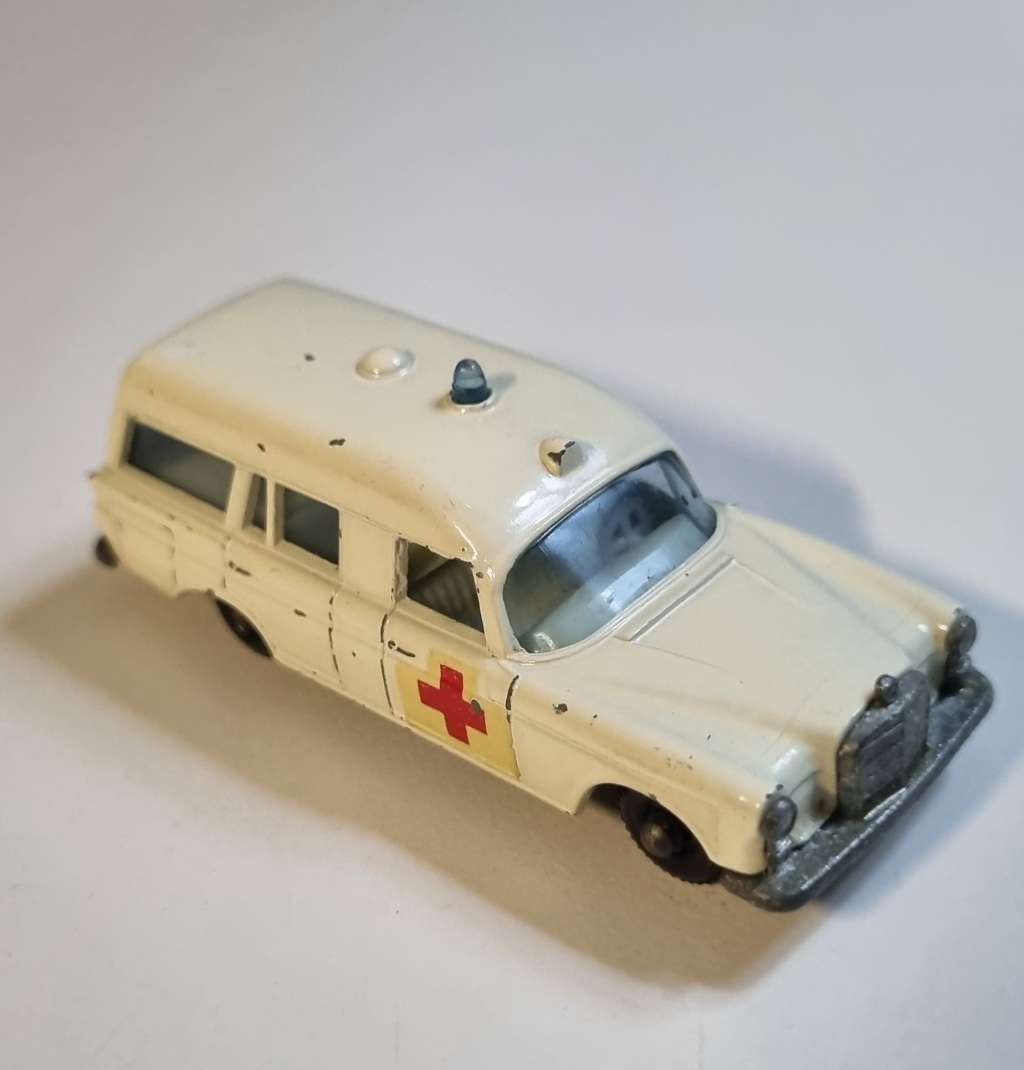 Matchbox Lesney 3C MERCEDES AMBULANCE