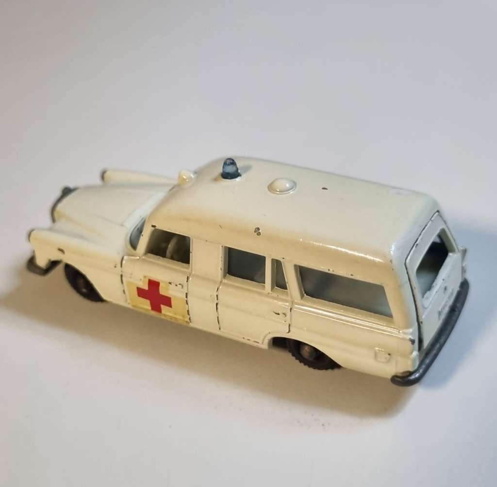 Matchbox Lesney 3C MERCEDES AMBULANCE