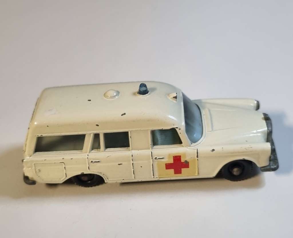 Matchbox Lesney 3C MERCEDES AMBULANCE