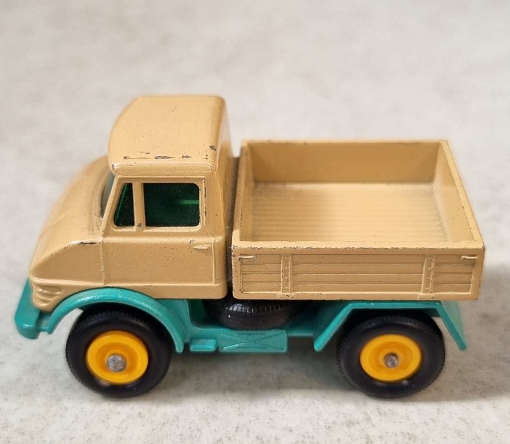 Matchbox Lesney 49b Unimog