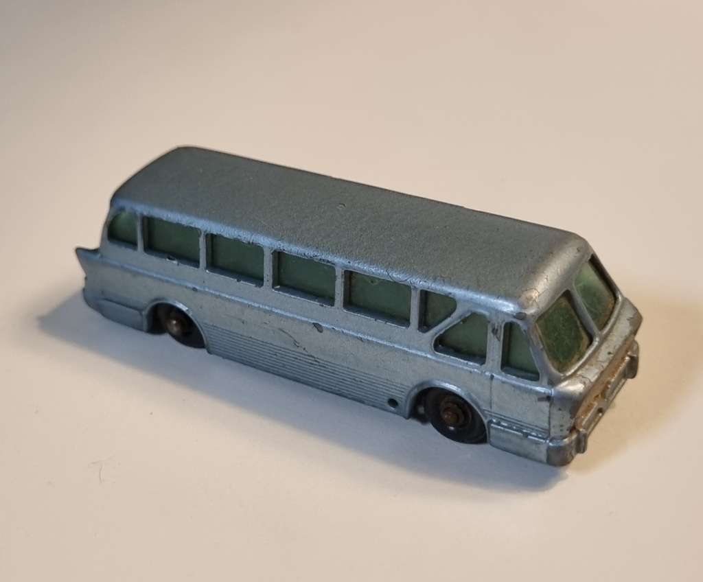 Matchbox Lesney 40B Leyland Royal Tiger Coach