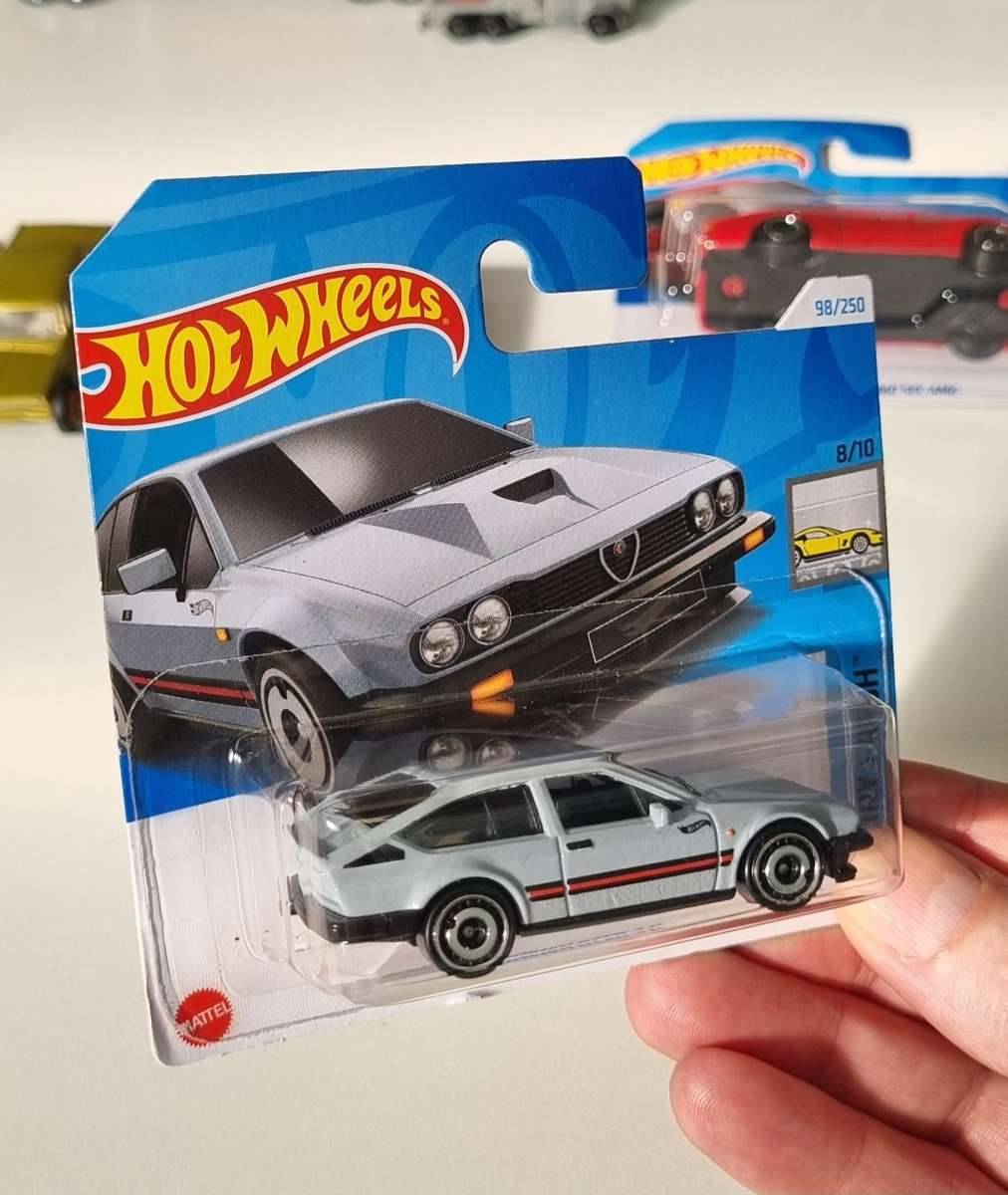 Hot Wheels Alfa Romeo GTV6 3.0