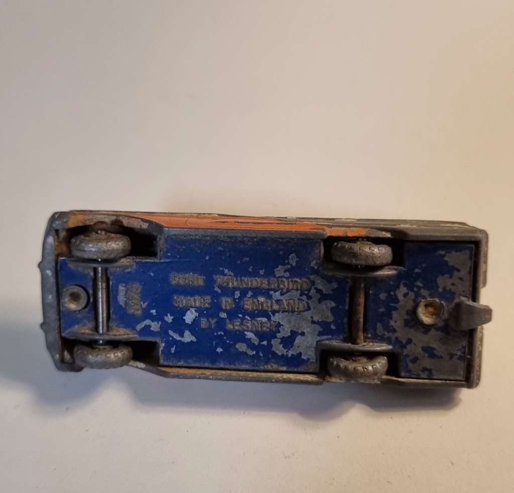 Matchbox Lesney 75a Ford Thunderbird