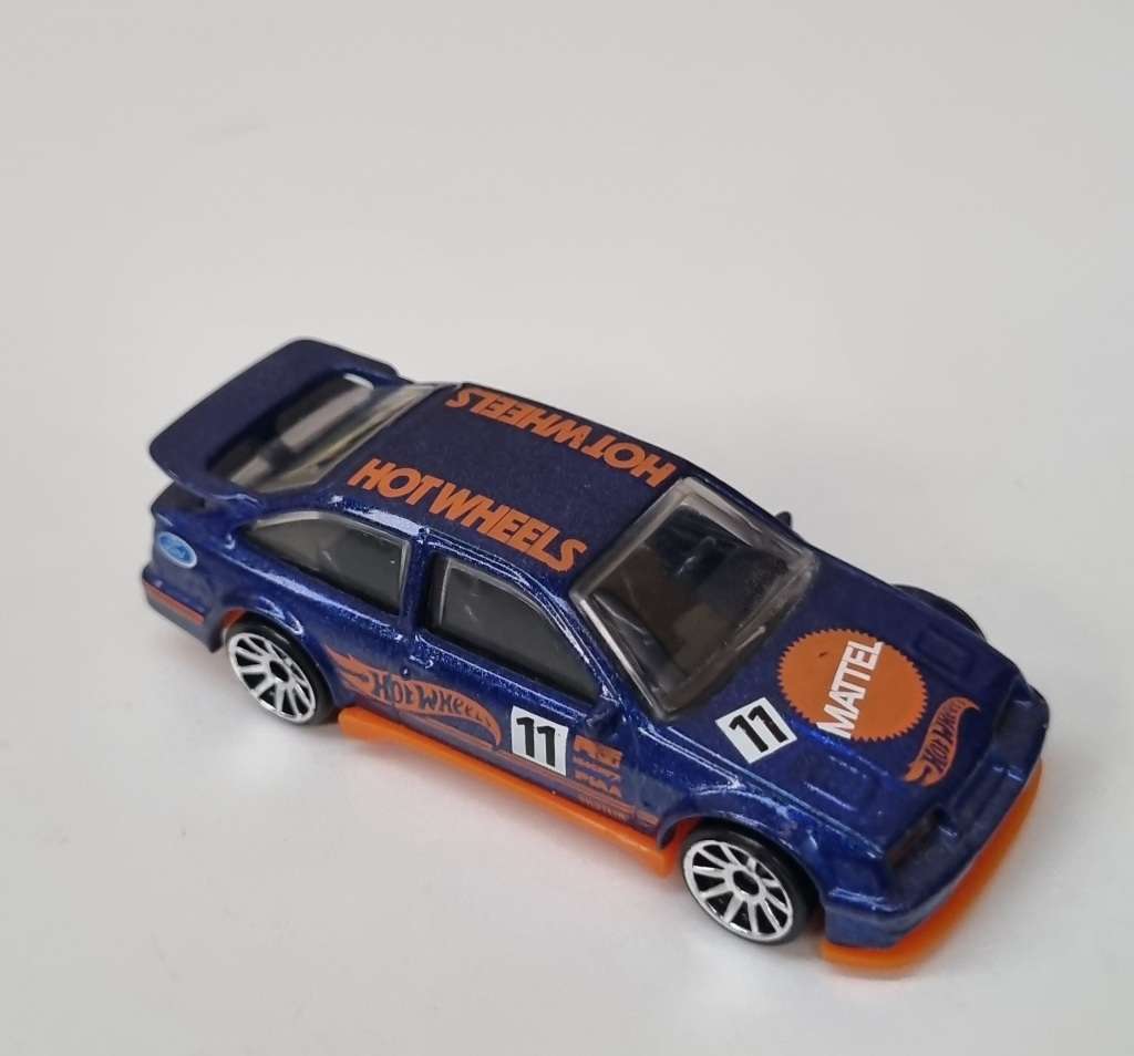 Hot Wheels 87 Ford Sierra Cosworth Blue