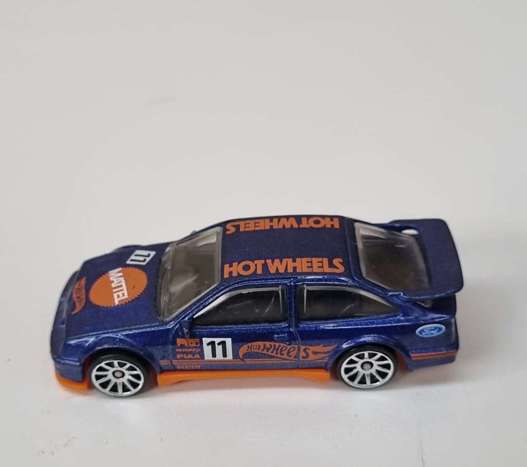 Hot Wheels 87 Ford Sierra Cosworth Blue
