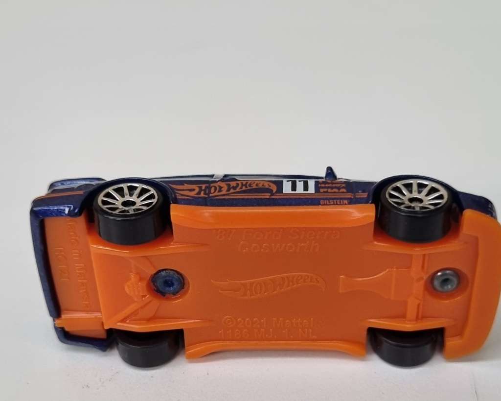Hot Wheels 87 Ford Sierra Cosworth Blue
