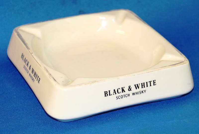 Black & White Scotch Whiskey ashtray