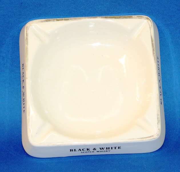 Black & White Scotch Whiskey ashtray