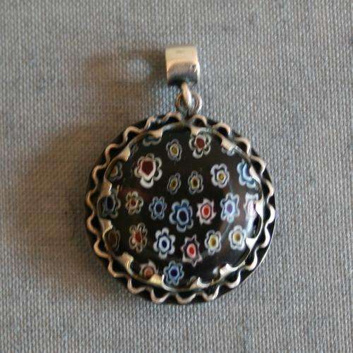 Round Sterling silver pendant with Murano glass inlay