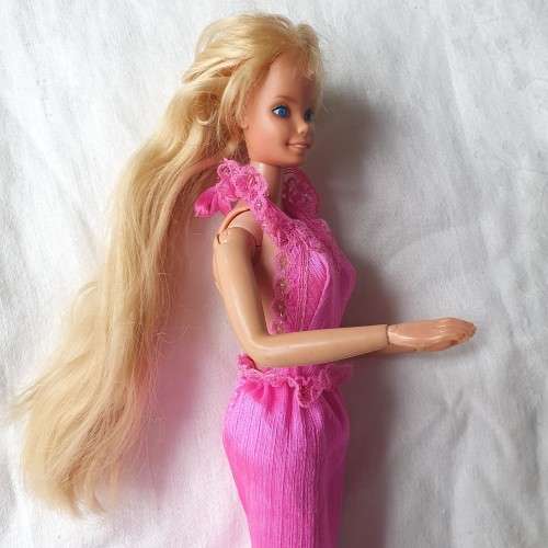 Rare Vintage 1970s Beauty Secrets Barbie Doll (Taiwan 1979) - Excellent Used Condition