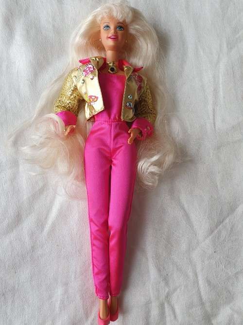 Vintage 1990s Talk to Me Barbie Doll (1997) - Like new condition