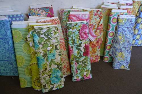 Amy Butler Soul Blossoms Quilting Fabric (Dehli Blooms in saffron) 0.5 yard - Rare OOP