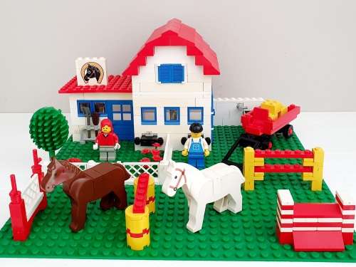 Vintage 1986 Legoland 6379 Horse Riding Stables Complete Used Lego Set