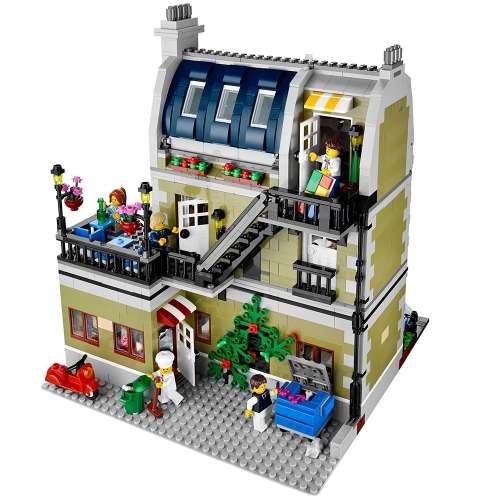 Used Lego Creator Expert Parisian Resturant Set - Like new, Complete no box