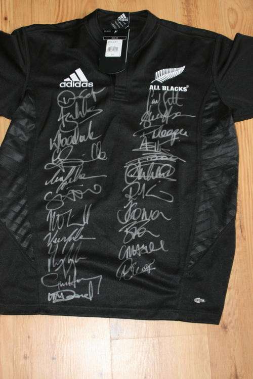 Signed New Zealand jersey 2008 team