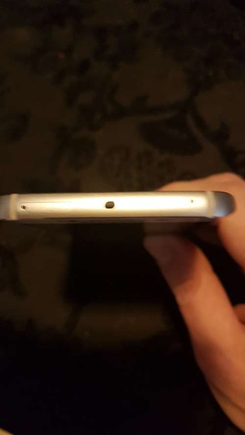 Samsung S6 Edge in pristine condition - battery needs replacing though