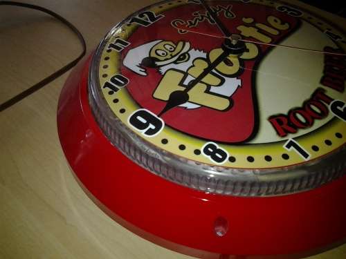frosties rootbeer lighted wall clock
