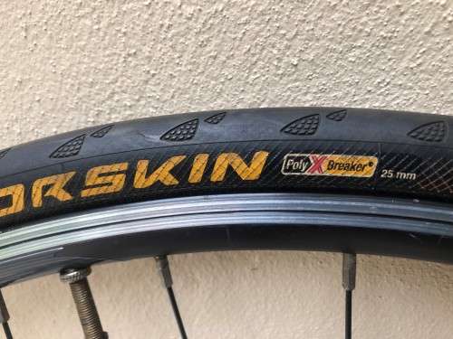 Wheel + Gatorskin tyre 700 x 25C  good condition - for collection only in Sandton