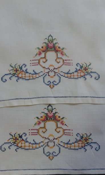 Pair petit point cross stitch vintage linen guest hand towels