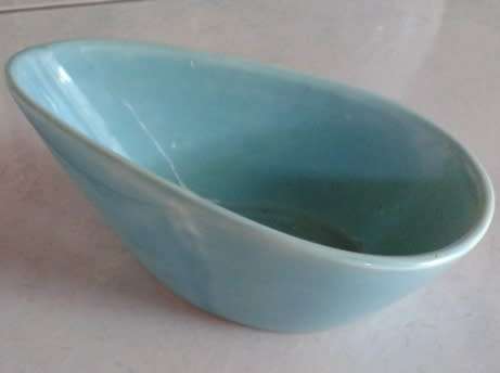 Avocado-shaped Linnware / Linn Ware Style Serving Bowl