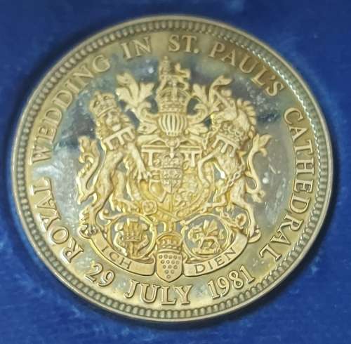 STERLING SILVER THE ROYAL WEDDING MEDALLION WITH CERTIFICATES