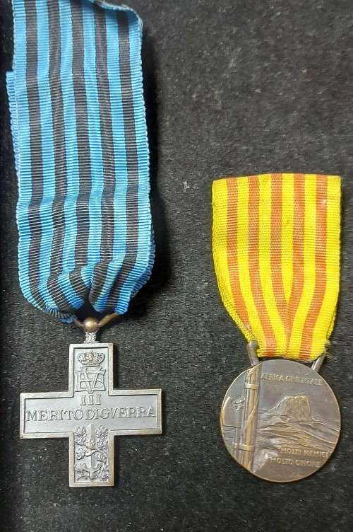 2 X iTALIAN WAR MEDALS - WW1 WAR MERIT CROSS & WW2 ITALIAN AFRICA ORIENTALE