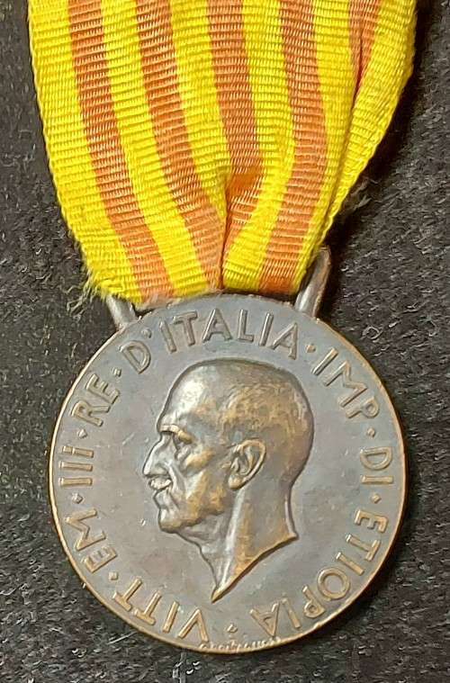 2 X iTALIAN WAR MEDALS - WW1 WAR MERIT CROSS & WW2 ITALIAN AFRICA ORIENTALE