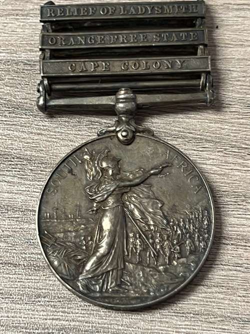 QSA - 2106 TPR, PC HOOKER S.A LI  HORSE - WITH 2 MINIATURE WAR MEDALS