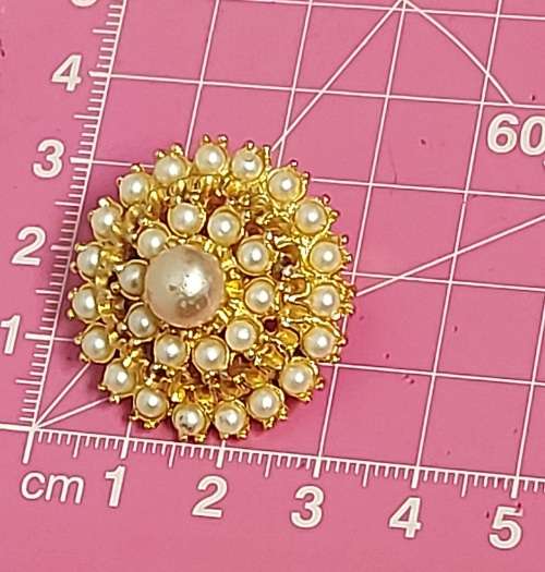 2 X BROOCHES , gREEN AND BLUE ROUND WHITE PEARLS