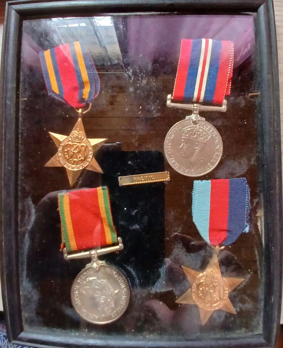 SET OF 4 X WW2 MEDALS FOR T. SWAIN (586505)